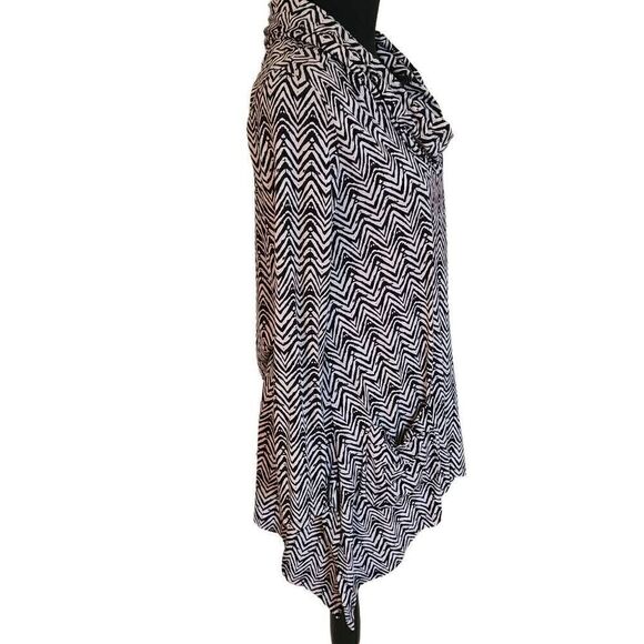 Chelsea & Theodore Womens Chevron Draped Neck Tunic Black White Size Medium - Picture 5 of 15